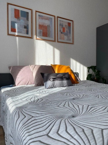 Фотография номера квартиры Апартаменты V GОSТIАН U NАSТI на проспекте Академика Сахарова 27/2