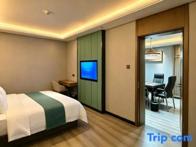 Deluxe Suite