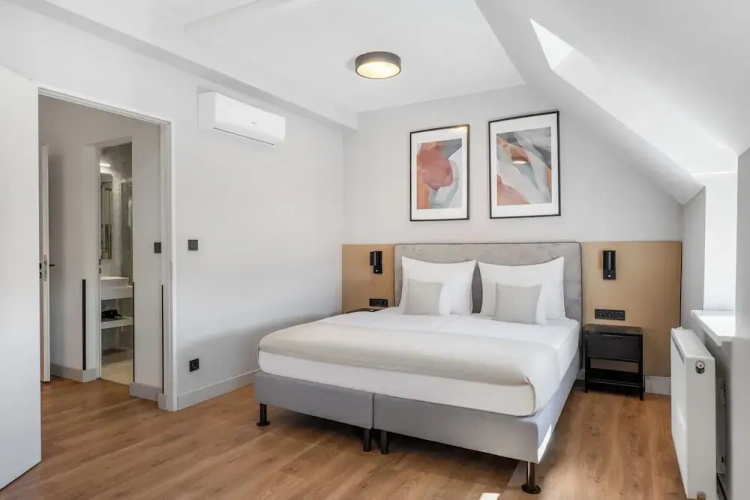2 Bedrooms Deluxe Apartment