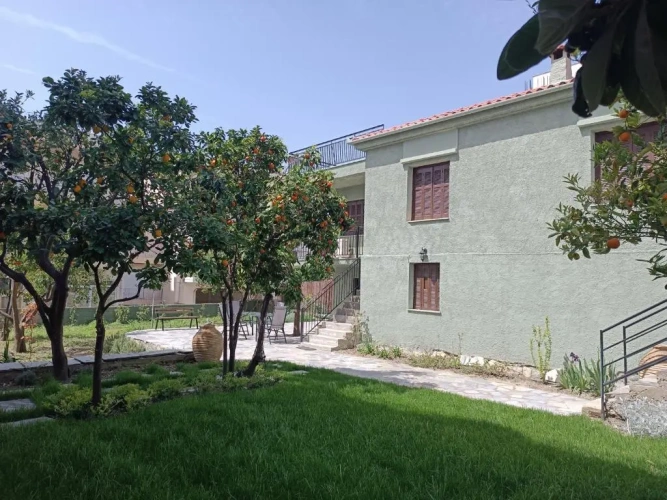 2 Bedrooms Cottage