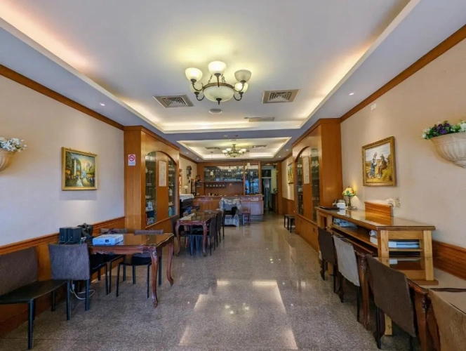 2 Bedrooms Sextuple Suite