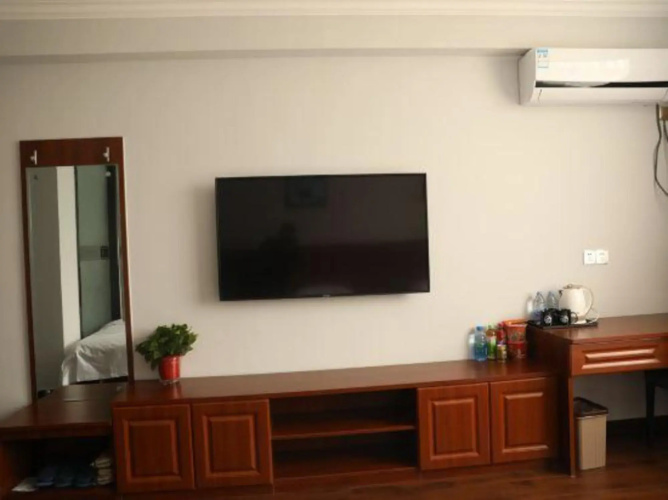 Minghu Hotel