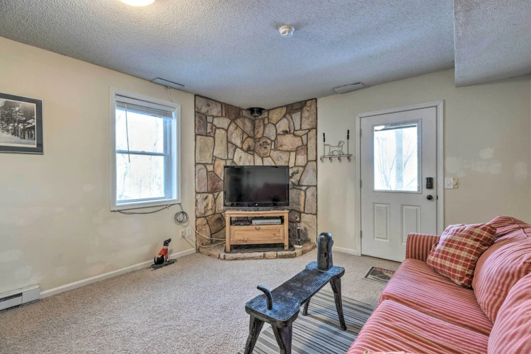 Massanutten Retreat w/ Double Deck & Mtn View!