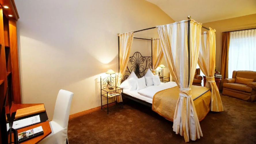 Relais & Châteaux Hotel Burg Schwarzenstein
