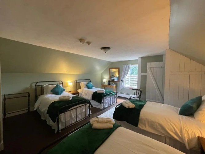 Deluxe Quadruple room