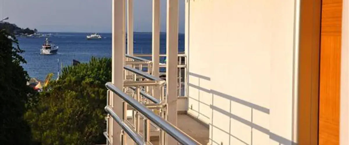 Liona Butikhan Beach