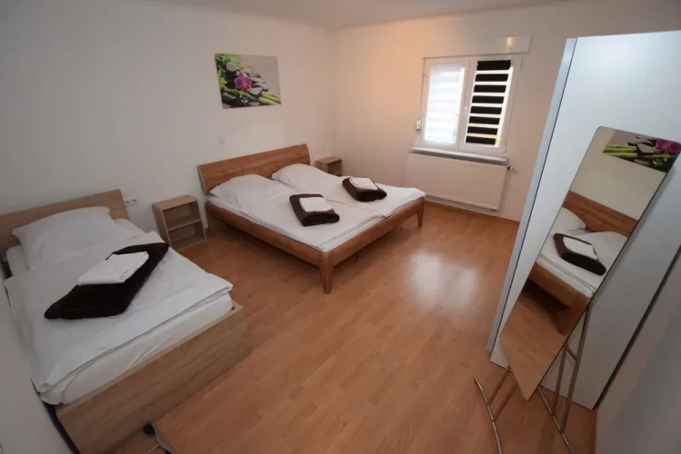 AB Apartment 25