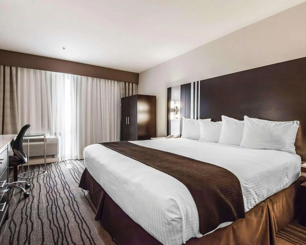 Comfort Hotel Vancouver Airport