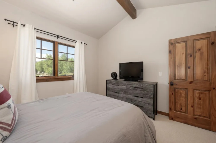 Bear Trail 3 Bedroom Townhouse by RedAwning