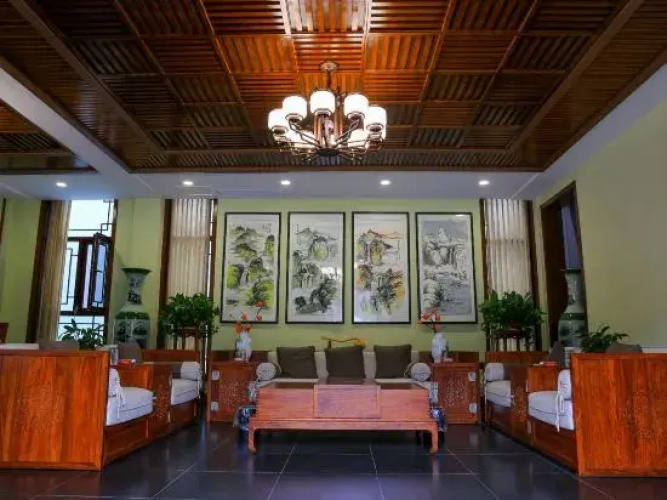 Yinzuo Junlan Hostel