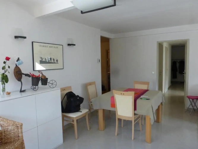 3 Bedrooms Apartment
