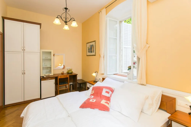 Rooms Posat
