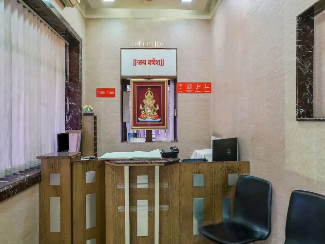 OYO 28109 Regent Hotel