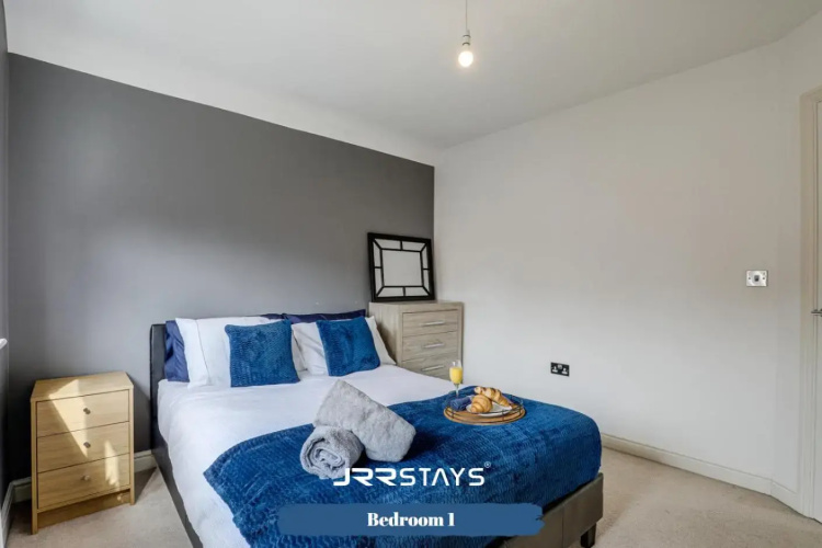 JRR Stays - Chorley - 3 Bed House with Hot Tub