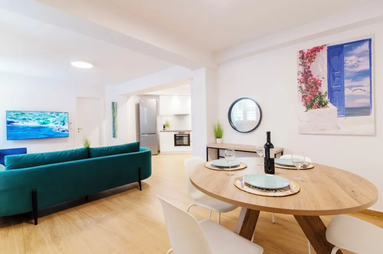 1 Bedroom Deluxe Apartment