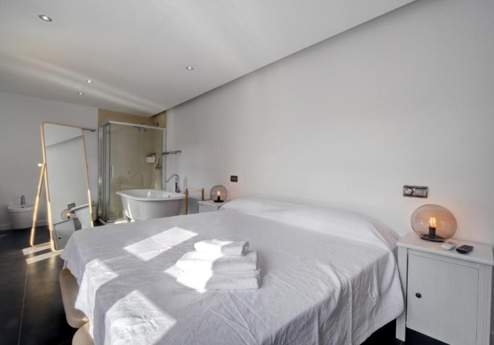 4 Bedrooms Cottage