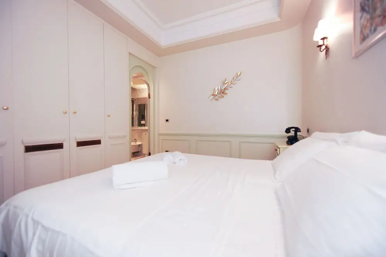 Royal Negresco - 5 Stars Holiday House