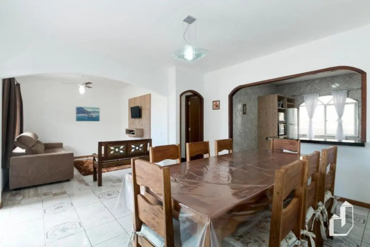 Casa Com 03 Dormitórios