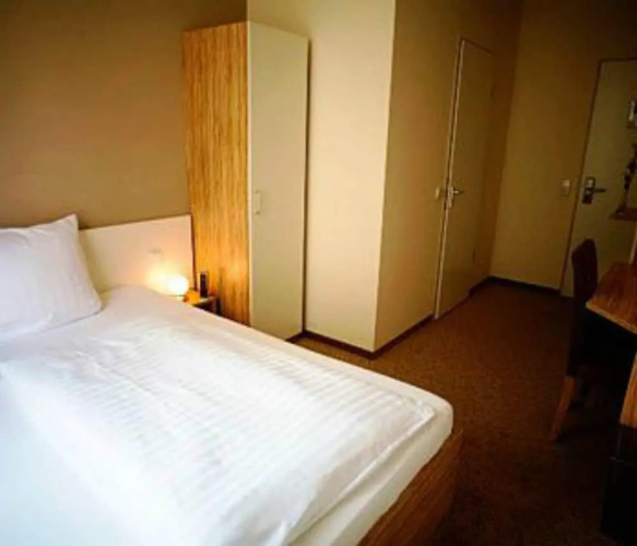 Nu Wave Hotel - Digital Access 2025