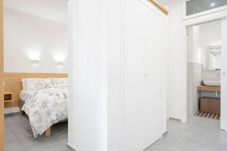 Eos Elegant Apartment & Suites