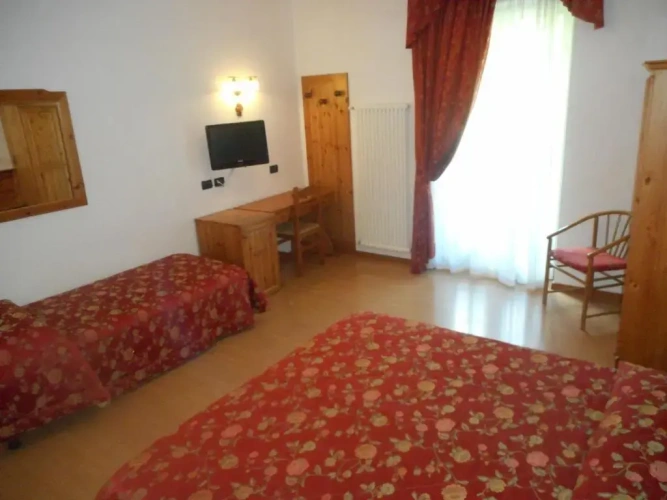 Standard Quadruple room with balcony