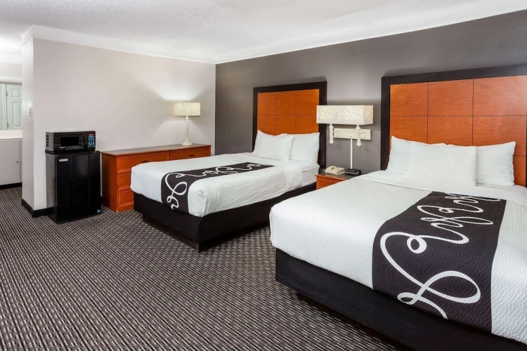 Deluxe Quadruple Suite