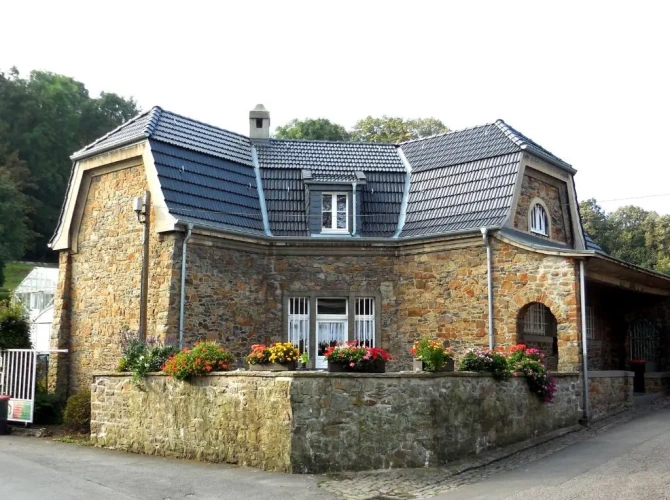 4 Bedrooms Double Cottage