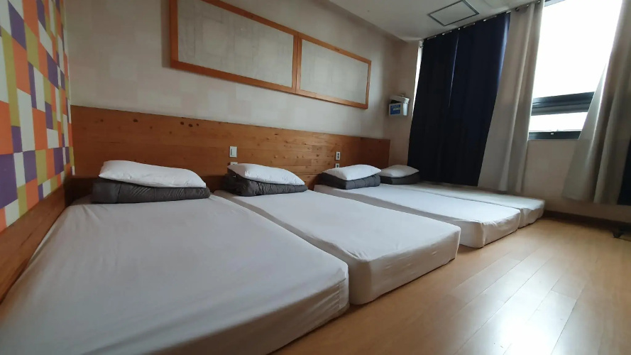 Bound Hostel
