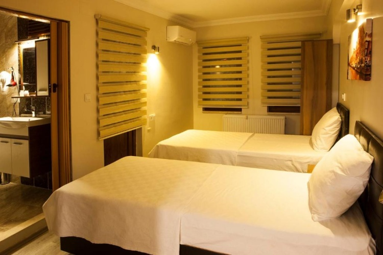 Standard Double room with lake view