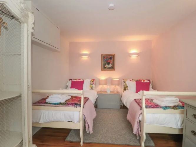 Pomme Blushe House