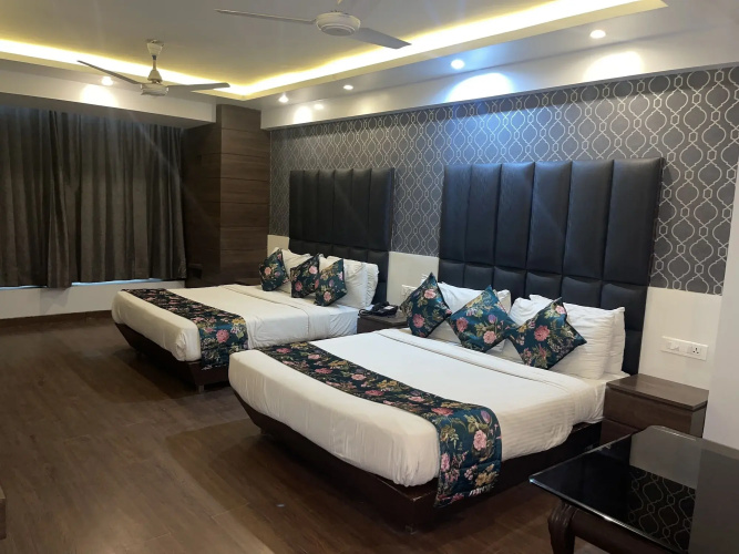 Hotel Narula's Aurrum