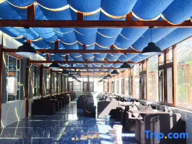 Xinyi Hotel