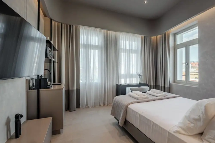 Luxury Double Suite with balcony and with city view