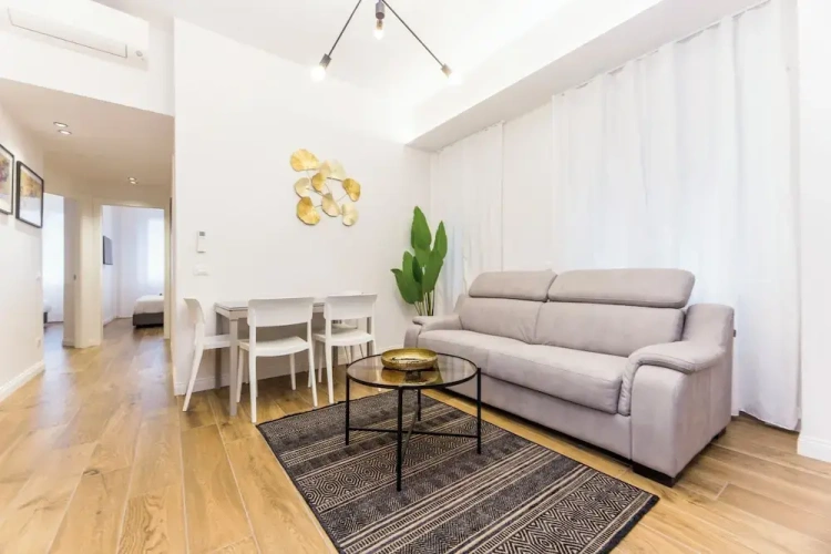 2 Bedrooms Apartment