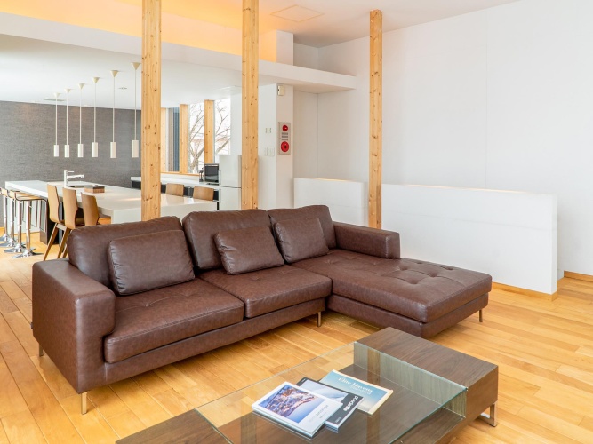 2 Bedrooms Apartment