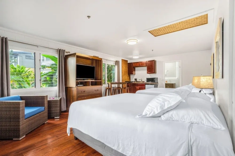 Quadruple Suite with bay view