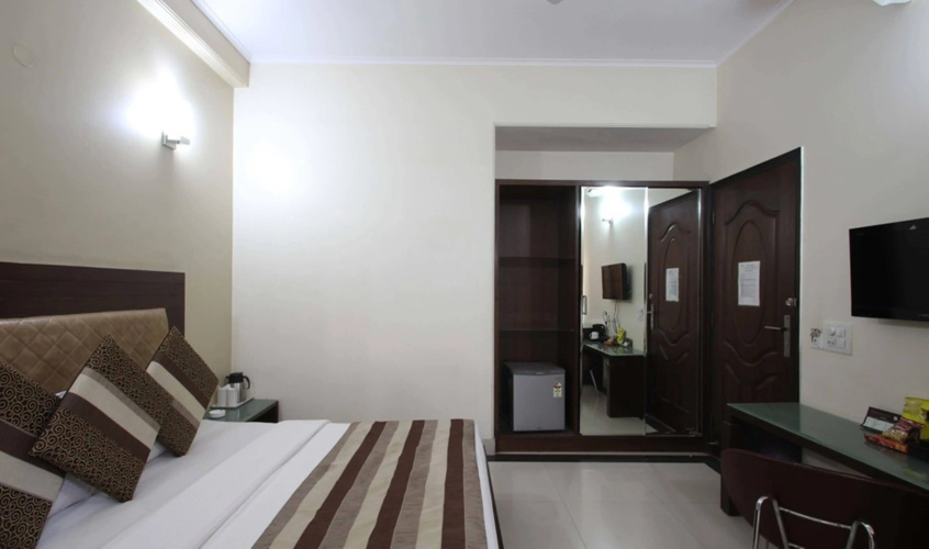 Lloyd Residency