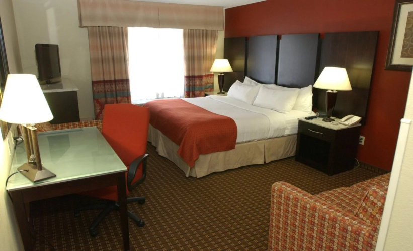 DoubleTree by Hilton Owatonna