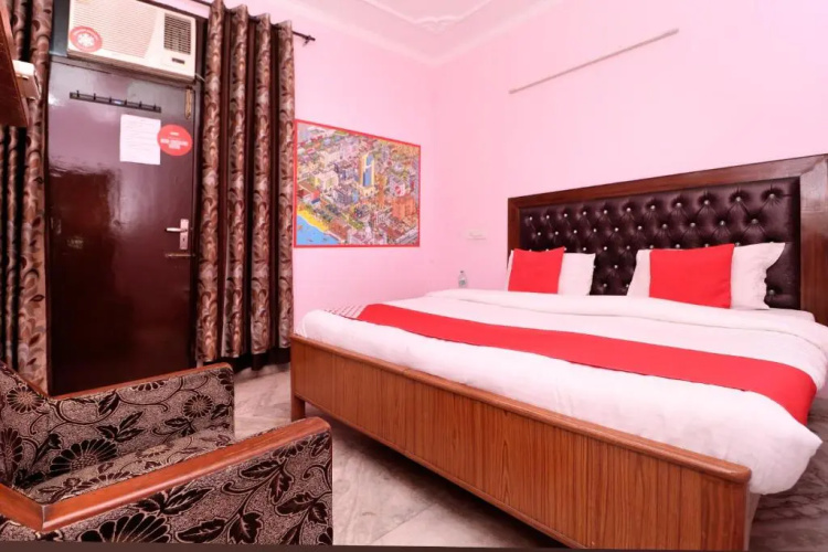 OYO 19403 Hotel Ashish Plaza