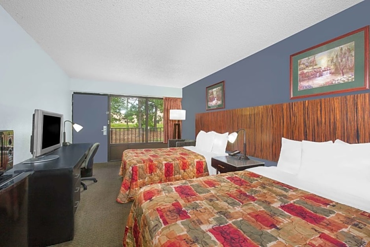 Deluxe Quadruple room