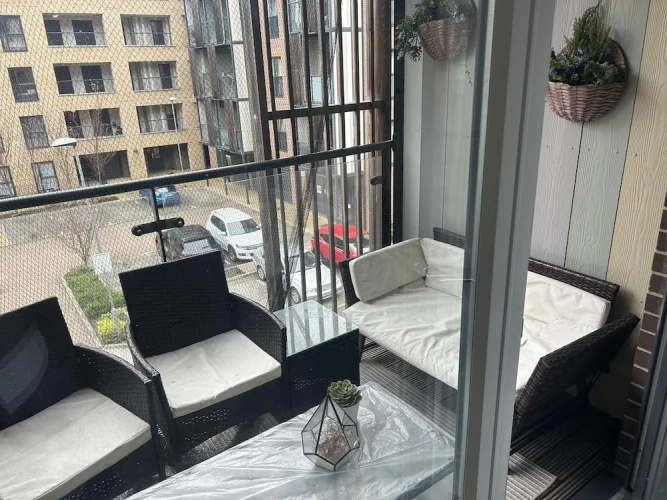 Immaculate 2-bed Apartment in Romford