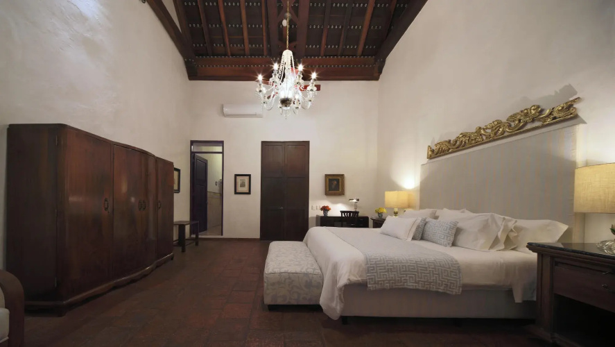 Casa del Arzobispado Hotel