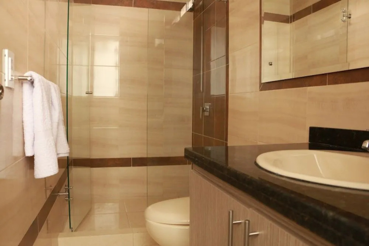 Apartasuites La Flora