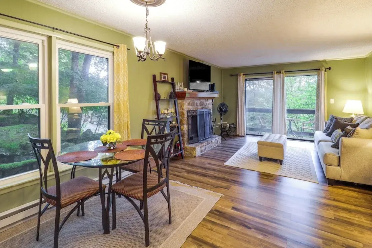 Walk to Slopes! Beech Mountain Condo, Pet Friendly