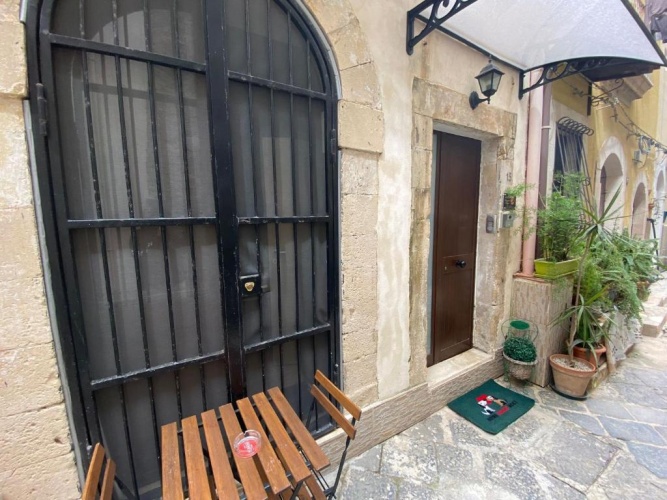 Deluxe Studio