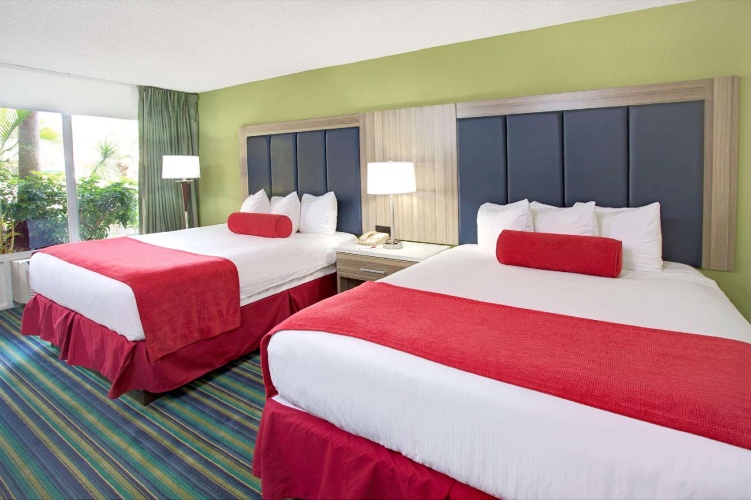 Standard Quadruple room
