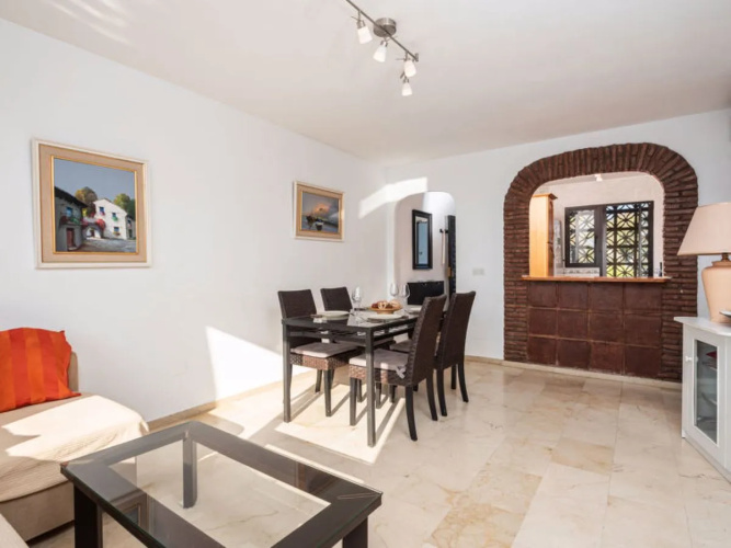 Las Acacias 31256