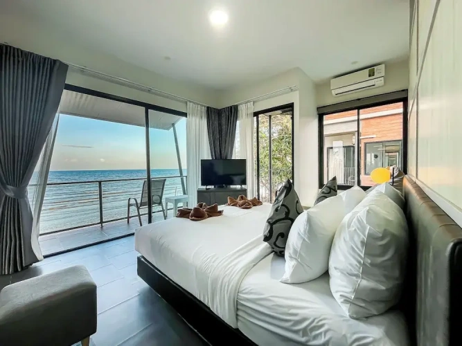 Deluxe Double room with balcony and with sea view