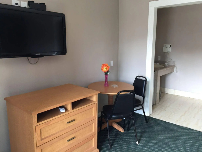 Budget Inn