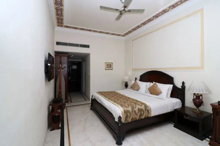Orient Taj by OYO Rooms